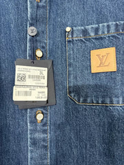 Close-up of a Levi's denim pocket with label and brand logo.